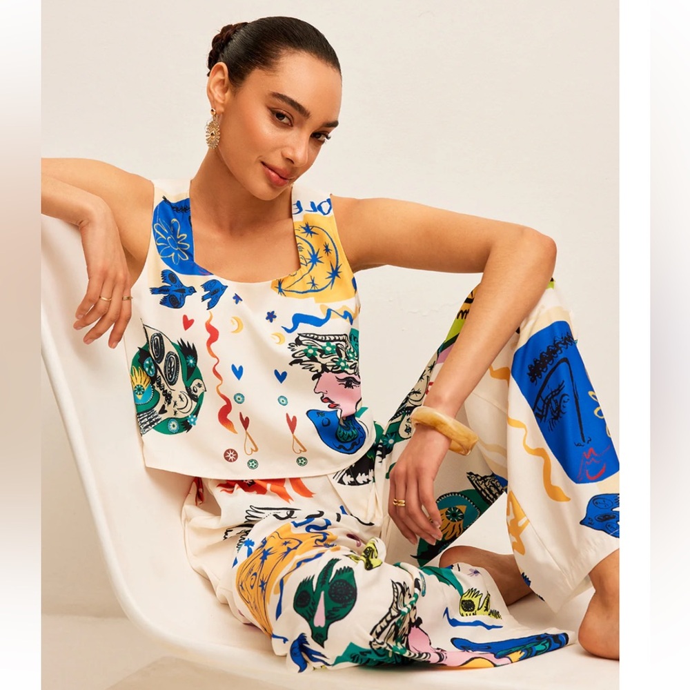 Graphic Print Crop Top With Wide-Leg Pants Set Size Medium NWT - Picture 7 of 7